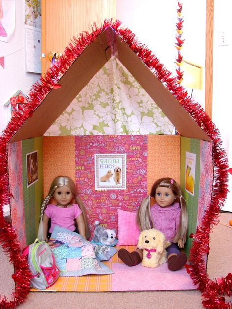 Cool Crafts for Your Room | American Girl Doll Play: Doll Craft - Make a Clubhouse for Your Dolls American Girl House, American Girl Birthday Party, Ag Doll Crafts, American Girl Doll Shoes, Girls Dollhouse, American Girl Doll House, American Girl Diy, Play Doll, American Girl Doll Diy