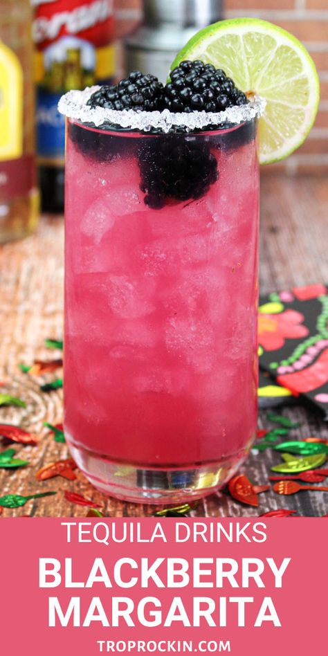 Spring Drinks Cocktails, Blackberry Margarita Recipe, Pitcher Margarita Recipe, Fruit Margarita, Blackberry Margarita, Blackberry Syrup, Alcholic Drinks, Cocktail Drinks Alcoholic, Mixed Drinks Alcohol