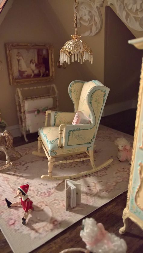 1:12 Bespaq Belmont Nursery - Worn Elegance Rug - Bespaq Dollhouse Furniture, Victorian Dollhouse Furniture, French Doll House, Doll House Bedroom, Dollhouse Living Room, Dollhouse Nursery, Dollhouse Tutorials, Doll Furniture Diy, Antique Dollhouse