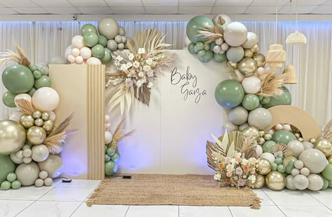 Deco Ballon, 18th Birthday Decorations, Baby Birthday Decorations, Baby Shower Deco, Baptism Decorations, Baby Shower Theme Decorations, Green Baby Shower, Birthday Balloon Decorations, Shower Bebe