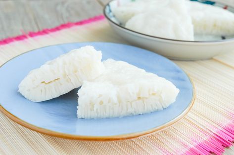 Classic Chinese white sugar sponge cake is many people’s childhood favourite. Simple, easy and sweet steamed cake, very delicious! Anyone like this white sugar sponge cake? I remember when I … Sponge Cake Recipe, White Cake Recipe, Steamed Cake, Chinese Dessert, Sponge Cake Recipes, Sugar Cake, Minced Meat, Asian Desserts, Almond Cookies