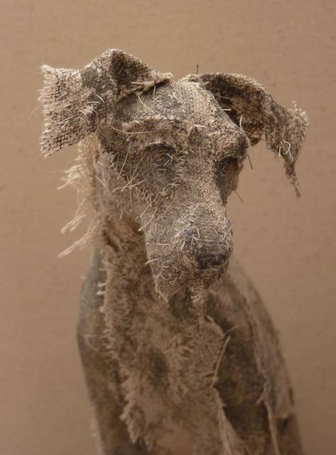 Grey Hound, Sculpture Textile, Creation Art, Textile Sculpture, Paper Mache Sculpture, Dog Sculpture, Wire Sculpture, Sculpture Installation, Art Textile