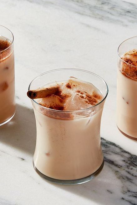 horchata de arroz Rompope Recipe, Mexican Horchata, Homemade Horchata, Horchata Recipe, Mexican Drinks, Rice Milk, Americas Test Kitchen, Evaporated Milk, Irish Cream