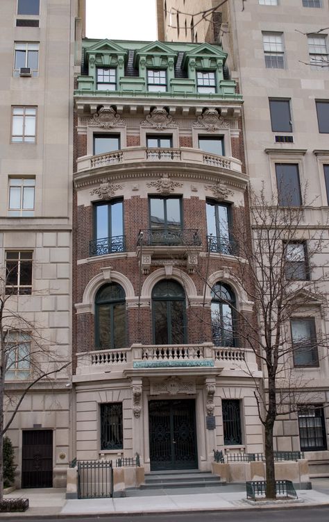 Rare Gilded-Age mansion on Fifth Avenue hits the market for $52M | 6sqft Nyc Mansions, Ocean Living, Nyc Architecture, City Houses, New York Townhouse, American Mansions, Luxury Townhouse, Art Paintings For Sale, French Architecture