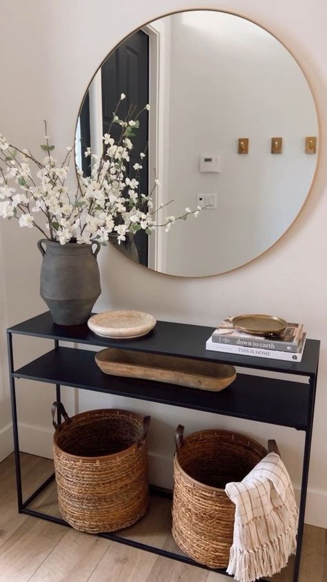 Hallway Entrance Table, Side Table Hallway, Black Mirror Hallway, Home Themes Decor Ideas Interior Design, Doorway Entry Decor Ideas, Black Hallway Furniture, Hallway Console Table Ideas, Apartment Entry Way, Black Entry Table