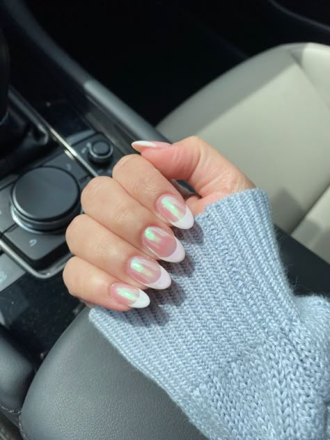 Chrome French Tip Nails Round, French Tip Crom Nails, Chrome French Tip Nails Natural, White French Chrome Nails Almond, Iridescent Chrome French Tip Nails, Iridescent White French Tip Nails, Shiny White French Tip Nails, White Metallic Nails French Tips, White Holographic French Tip Nails