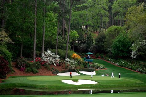 The 12th hole at Augusta. "Golden Bell". A near perfect golf hole. Augusta Golf, Famous Golf Courses, Lindsey Vonn, Public Golf Courses, Masters Golf, Augusta National Golf Club, Golf Art, Golf Simulators, Best Golf Courses