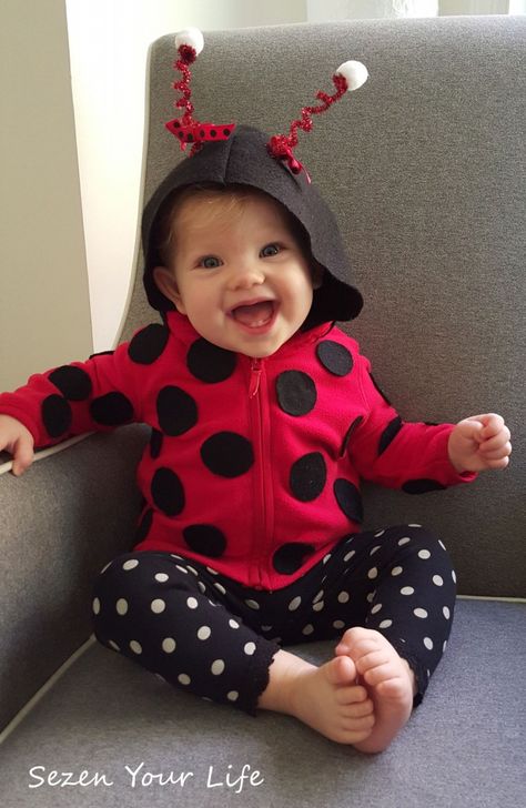 Adorable DIY ladybug costume for baby by Sezen Your Life Diy Ladybug Costume, Ladybug Costumes, Baby Ladybug Costume, Felt Ladybug, Diy Ladybug, Diy Baby Costumes, Sewing Felt, Bug Costume, Baby Image