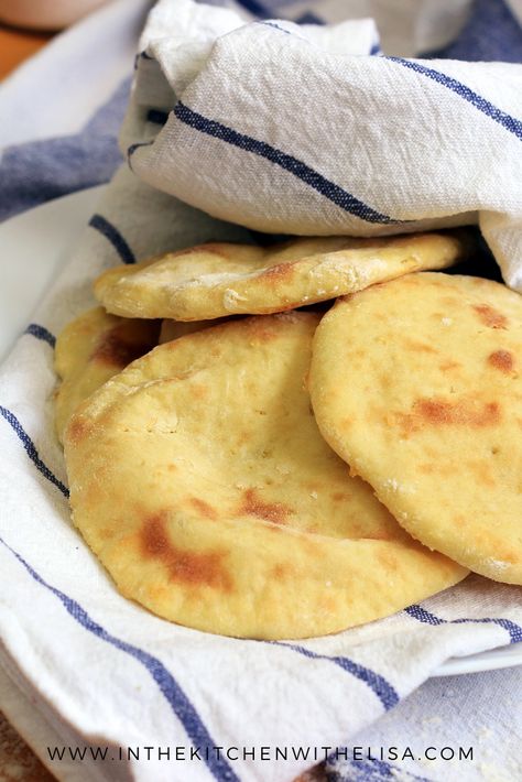 Potato Flatbread, Egg Butter, Potato Flakes, Ice Cream Scooper, Traditional Recipes, Peeling Potatoes, Savory Recipes, Bread Rolls, Flatbread