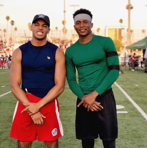 da’Vinchi on Instagram: “@michaelb05 gave me some throwing tips 😂 EPISODE 6 tonight @8pm on @cwallamerican 🏈😝💪🏾 #qb #allamerican” Hood Dudes, Daniel Ezra, Jordan Baker, Jordan 1 Outfit Women, American Tv Show, Hottest Guys, All American Boy, American Baby, Ideal Man