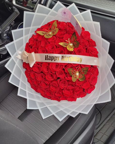 Birthday Bouquet 💐 . . . . Dm to place your order, add ons available! Glitter Bouquet available Yonkers NY Delivery available Follow Me for more ! . . #redroses #bouquetsflowers #flowerstagram #fypppppppppppppppppppppppppppppppppppppppppppppppppppppppppppppppppppppp #rosas #ramobuchon #nyc #florista #followｍe Glitter Bouquet, Birthday Bouquet, Rose Lily, Flowers Arrangements, Place Your Order, Plant Mom, Floral Gifts, Add Ons, Gift Baskets