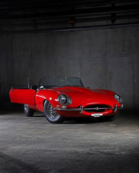 Aguttes | Classic Cars Dept on Instagram: “The icon 💯 This superb Jaguar E-Type 4.2 roadster will be part of our March 15 auction 🔨 #JaguarEType #JaguarXKE” Jaguar E, Jaguar E Type, E Type, Type 4, Jaguar, Classic Cars, Sports Car, Auction, Cars