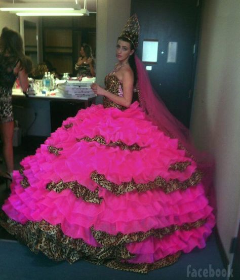 Gypsy Sisters Mellie Stanley wedding dress Leopard Wedding, Ugly Wedding Dress, Boston Wedding Dress, Crazy Dresses, Hot Pink Weddings, Wedding Dress Gallery, Funny Dresses, Pink Wedding Dress, Dress Patterns Free