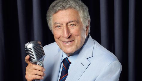 Tony Bennett wins Arts honor Kd Lang, Berkeley College, Celebrities Who Died, Vicente Fernandez, Abc Photo, Tony Bennett, Radio City Music Hall, My Funny Valentine, Lisa Marie Presley