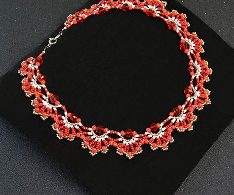 Today’s tutorial will show you how to make a very beautiful seed bead choker necklace, if you are fond of beaded choker necklaces, you shall never miss this one. Handmade Necklace Tutorial, Choker Diy, Delicate Choker Necklace, Beaded Chocker, Diy Choker, Honey Jewelry, Delicate Choker, Seed Bead Choker, Bead Choker Necklace