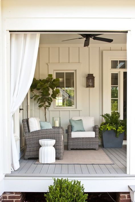 Balkon Decor, Farmhouse Patio, California Ranch, Building A Porch, Rustic Porch, House Backyard, Deck Designs Backyard, Farmhouse Front Porches, Porch Furniture