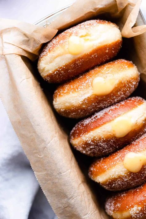 Enjoy your own, homemade small batch doughnuts with this recipe from Anna Banana. It makes 6 perfectly soft and pillowy doughnuts covered in crispy sugar coating. They can be filled with your favourite cream, sauce or curd, and each bite you take will melt in your mouth! #doughnuts #dessert Cream Filled Donuts, Orange Curd, Yeast Donuts, Homemade Doughnuts, Small Batch Baking, Anna Banana, Donut Recipe, Filled Donuts, Homemade Donuts