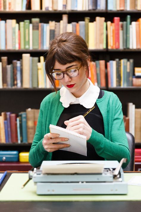 Runway: Orla Kiely Fall 2015 Library Photoshoot, Woman In Glasses, Library Chic, Librarian Style, Librarian Chic, Library Science, The Librarian, Books Library, Look Retro