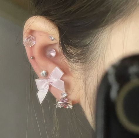 French Princess, قلادات متدلية, Cool Ear Piercings, Pretty Ear Piercings, Cool Piercings, Cute Piercings, Pink Bows, Pretty Clothes, Jewelry Lookbook