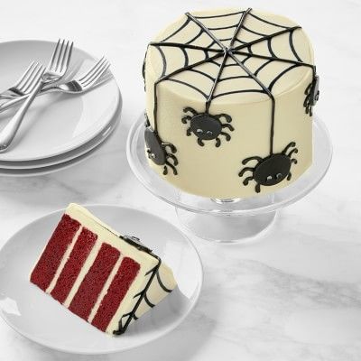 Spider Web Cake Spiderweb Cake, Spider Web Cake, Pasteles Halloween, Spider Cake, Halloween Party Planning, Halloween Baking, Halloween Bash, Cake With Cream Cheese, Halloween Cakes