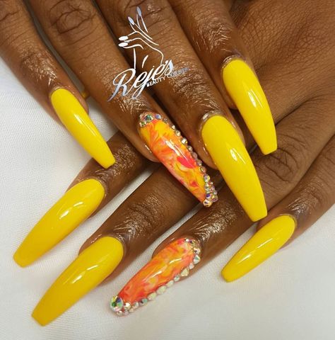 FOLLOW US @Hair,Nails,And Style✨ For More Hair Pictures ‍♀️‍♀️‍♀️ . . This Set Is By : Nailsby_reje Y'all Should Let Her Do Y'all Nails ✨ #Shelit Yellow And Red Nails, Red And Yellow Nails, Yellow And Orange Nails, Elegant Nail Designs, Nails Only, Nail Files, Top Nail, Hair Nails, Yellow Nails