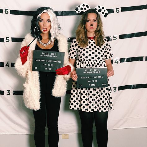 Cruella De Vil Halloween costume Halloween Costumes Women Work, Cruella Couple Costume, Cruela De Vil Costume Ideas Diy, Cruella Halloween Costumes, Carnaval Duo, Cruella Deville Costume Couple, Cruela De Vil Costume Ideas, Cruella And Dalmation Costume, Cruella Deville And Jasper Costume