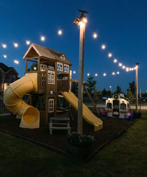 Swingset Landscaping Rubber Mulch, Backyard Kid Friendly Ideas, Kid Friendly Patio Ideas, Kids Dream Backyard, Swingset Landscaping, Playground Remodel, Diy Playground Backyard, Kid Friendly Backyard Ideas, Backyard Decoration Ideas