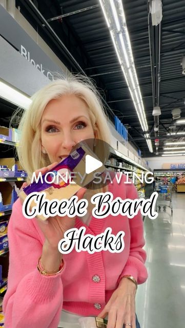 14K likes, 538 comments - lorafied on November 19, 2023: "🧀💰MONEY SAVER: $30. CHEESE BOARD HACK 🤯❤️ Comment: “link” and I’ll DM you my beautiful + affordable large board that’s perfect for cheese and more 🤗. Did you know the average cost of a large charcuterie board spread runs between $100-$200?! NEARLY 7x the price of a large turkey 😳 That’s significantly more than the rest of the meal combined! Here’s how to create an AMAZING board for 70% - 85% LESS! 🥰 What cheese do you dig into firs Cheese And Cracker Board Ideas, Charcuttery Boards, Cheeseboard Recipe, Different Meats, Brie Cheese Recipes, Mini Cheese Boards, How To Make Chilli, Cheese And Cracker Tray, Large Charcuterie Board