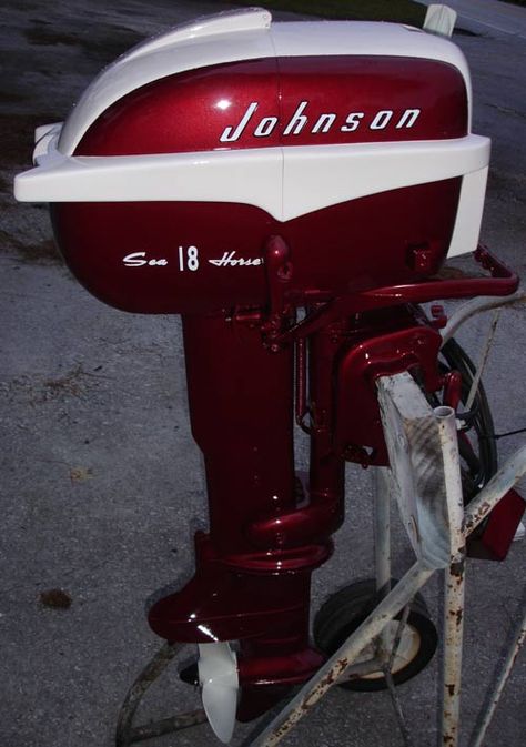 Oh so sweet 18 hp ! Boat Motors For Sale, Outboard Motors For Sale, Outboard Boat Motors, Boat Restoration, Classic Wooden Boats, Outboard Boats, Power Boat, Mercury Outboard, Boat Projects