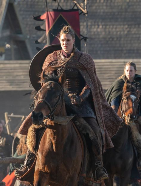 Gunnhild Vikings, Vikings Season 6, Winter Veil, Vikings Series, Sons Of Ragnar, Viking Series, Vikings Tv Show, Vikings Ragnar, Raven King