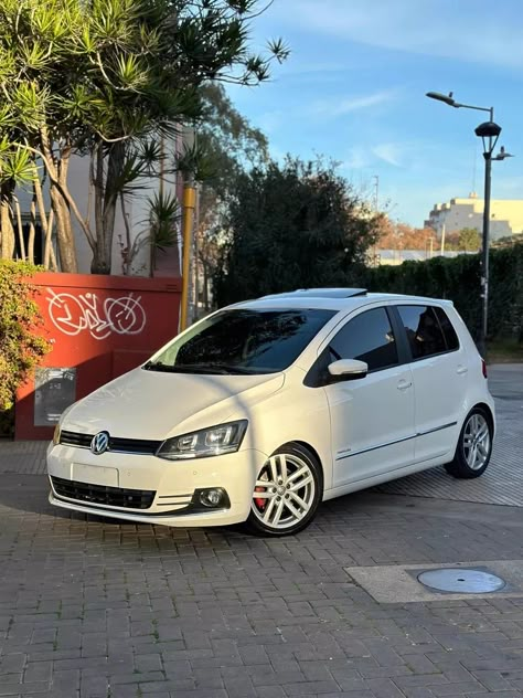 Volkswagen Fox, Vw Ideas, Vw Fox, Vw Cars, Bmw X6, Drag Race, Baby Car, Volkswagen, Vision Board