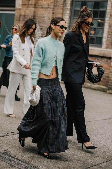 Street Business Style, Vogue Street Style 2023, Cphfw 2024 Street Style, Cool Street Fashion 2024, Street Chic 2024, Cool Street Fashion 2023, Street Wear 2024, Street Style 2024 Spring, Street Style Spring 2024