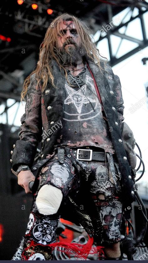 Rob Zombie Fashion, Heavy Metal Outfit Men, Metalhead Outfits Men, Rob Zombie Art, Metalhead Fashion, Heavy Metal Style, Zombie Clothes, White Zombie, Horror Punk