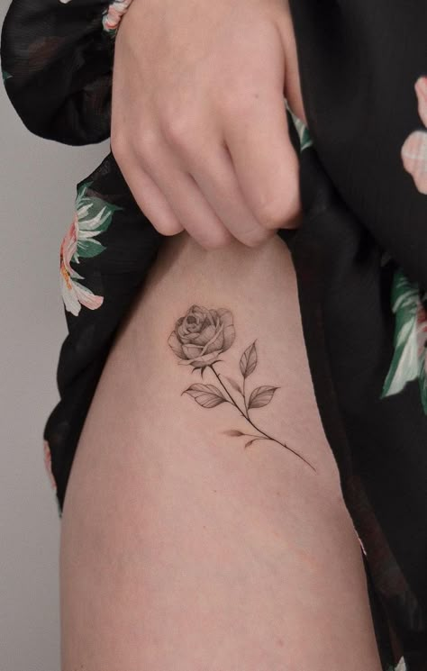 Most Beautiful Rose Tattoos Rose Tattoo Upper Thigh, Hip Rose Tattoo, Rose Tattoo Hip, Rose Hip Tattoo, Hip Tats, Rose Tattoo On Hip, Henne Tattoo, Rose Tattoos For Women, Rose Tattoos For Men