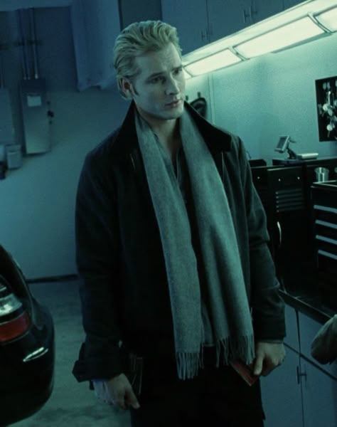 Carlile Cullen, Carlisle Cullen Wallpapers, Charlie Twilight, Carslile Cullen Aesthetic, Carlisle Cullen Fanart, Carslie Cullen, Carlise Cullen Aesthetic, Carlisle Cullen Aesthetic, Team Charlie Twilight