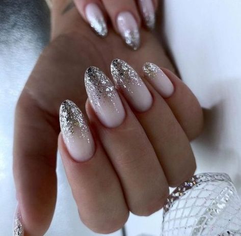 Elegant Winter Nails 2023 - 2024 16 Ideas - women-club.online Nail Ideas Gold And White, Silver Elegant Nails, Nail Silver Design, Glitter Design Nails, Glitter Silver Nails, Gel Nails Silver, Silver Nails Designs, Silver And White Nails, Silver Nails Ideas