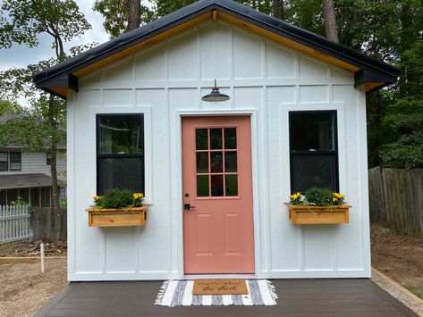 Pottery Studio Home, Farmhouse She Shed, Tiny Backyard House, She Shed Exterior, Home Gym Studio, Art Studio Photography, She Shed Interior Ideas, Mini Shed, Studio Remodel