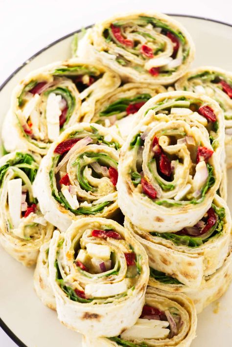 Low Cal Pinwheels, Mediterranean Pinwheel Appetizers, Mediterranean Roll Ups, Hummus Roll Ups, Greek Pinwheel Appetizers, Mediterranean Pinwheels, Greek Pinwheels, Hummus Pinwheels, Veggie Pinwheels