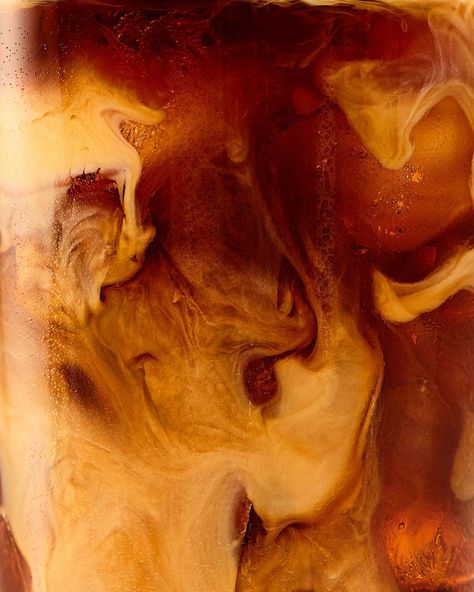 Iced Coffee Close Up, Macro Coffee Photography, Coffee Close Up, Coffee Product Photoshoot, Coffee Colour Aesthetic, Coffee Still Life Photography, Food Close Up, Iced Coffee Photography, Drink Photography Ideas