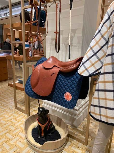 Hermes Horse Riding, Hermes Saddle, Equestrian Essentials, Hermes Equestrian, Hermes Horse, Horse Riding Outfit, Horse Shop, Equestrian Aesthetic, Harrods London