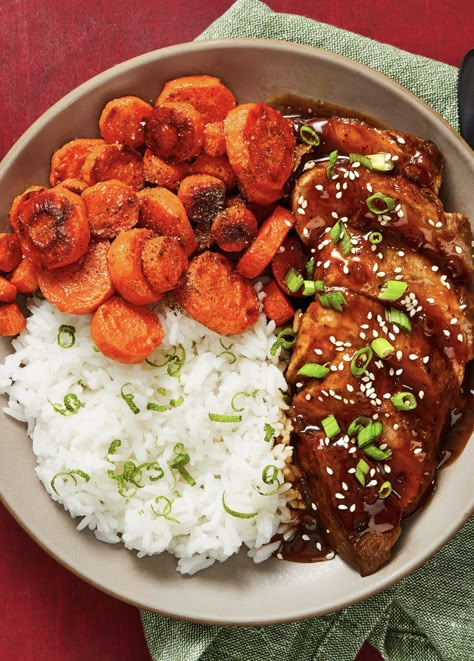 Easy pork recipe with roasted carrots and lime rice | More recipes on www.HelloFresh.com Hello Fresh Pork Loin Recipes, Pork Lunch Recipe, Hellofresh Meals Recipe, Hello Fresh Pork Recipes, Hello Fresh Ground Beef Recipes, Bulgogi Pork Tenderloin, Hello Fresh Recipes Pork, Hello Fresh Copycat Recipes, Best Hello Fresh Recipes