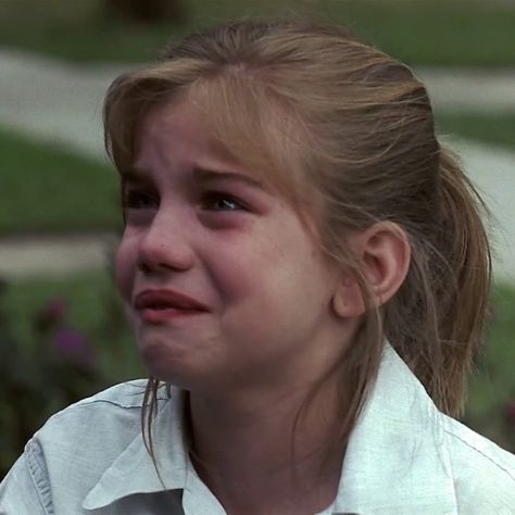 Anna Chlumsky 90s, My Girl Movie, My Girl 1991, My Girl Film, Anna Chlumsky, Beatiful People, Girl Film, Jamie Lee Curtis, Fav Movies