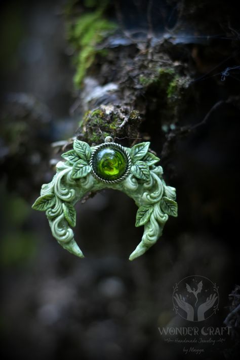 Forest Witch Naturecore Jewelry Green Witch Moon Pendant Nature Witch Accessories Celestial Nature Amulet Crescent Necklacee Dragon Spirit, Forest Dragon, Polymer Clay Kunst, Pagan Pendants, Dragon Green, Witch Pendant, Forest Witch, Woodland Jewelry, Elven Jewelry