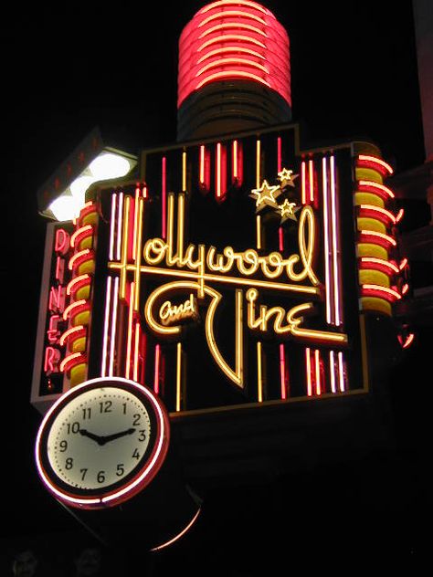 Hollywood And Vine, Old Neon Signs, Retro Signage, Neon Moon, Vintage Neon Signs, Neon Nights, Hollywood Sign, Retro Sign, Old Signs