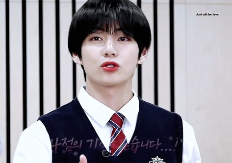 Run BTS! 2020 - EP.112 V Talking Gif, Taehyung Talking Gif, Daegu South Korea, Korean Birthday, December 30, Bts Gif, Taehyung Funny, Bts Girl, Bts Funny Moments