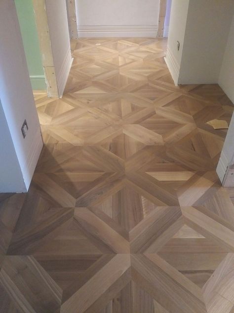 Versailles Parquet Flooring, Parkay Flooring Ideas, Wood Floor Patterns, Parquet Versailles, Minwax Stain Colors, Parquet Tiles, Wood Floor Pattern, Green Tile Bathroom, Parquet Design