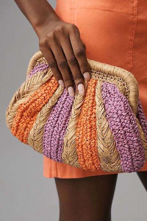 Raffia Crafts, Woven Clutch, Crochet Bags Purses, Woven Raffia, Handbag Heaven, Wedding Bag, Purse Styles, Essential Bag, Mini Purse