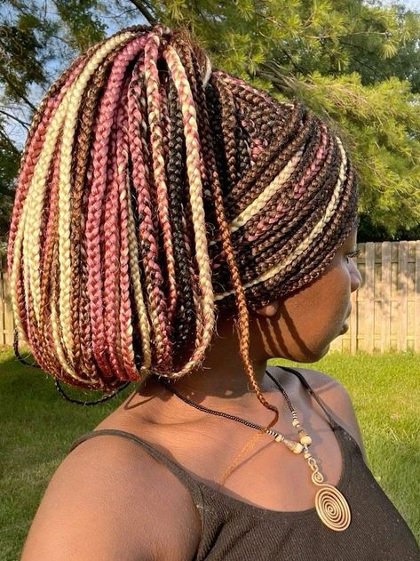 Neapolitan Hair Braids, Neapolitan Aesthetic Outfit, Neapolitan Hair Curly, Neapolitan Hair Color, Neapolitan Core, Neapolitan Braids, Neapolitan Aesthetic, Neapolitan Hair, Creative Braids