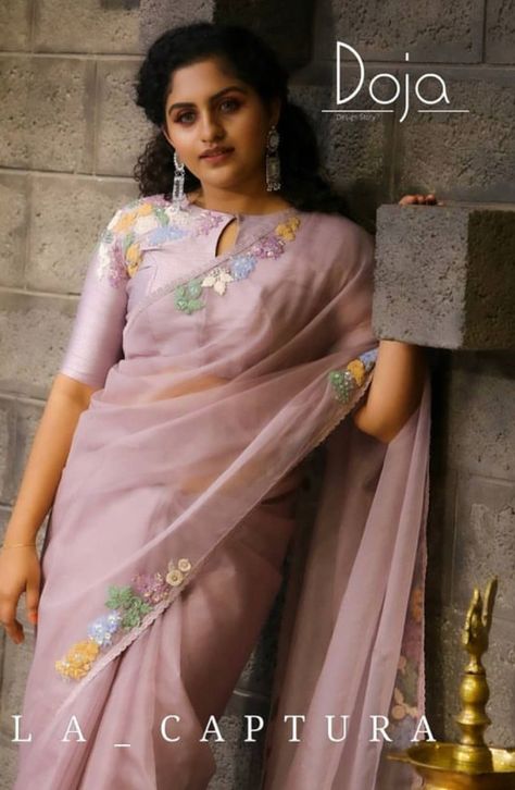 Blouse Neckline Designs, Blouse Neckline, Netted Blouse Designs, Blouse Designs High Neck, Cotton Saree Blouse Designs, Blouse Designs Catalogue, Simple Saree Designs, New Saree Blouse Designs, Traditional Blouse Designs