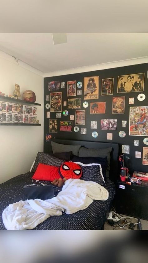 BBROTHERTEDD.COM Rock Star Room Aesthetic, Spider Man Room, Man Room, Blink 182, The Clash, Green Day, Room Aesthetic, My Room, Room Inspo